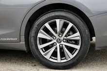 Lexus ES 300h 1 Owner + Full Lexus Main Dealer + VAT Qualifying + Sunroof - Thumb 42