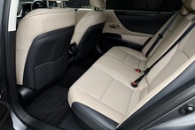 Lexus ES 300h 1 Owner + Full Lexus Main Dealer + VAT Qualifying + Sunroof - Thumb 29