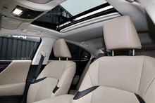 Lexus ES 300h 1 Owner + Full Lexus Main Dealer + VAT Qualifying + Sunroof - Thumb 44