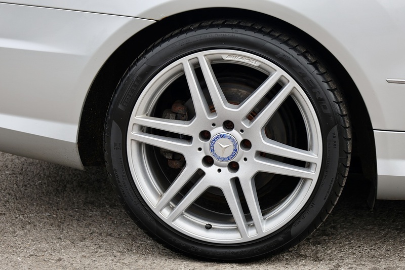 Mercedes-Benz E350 CDI AMG Sport Coupe MB Dealer Plus 1 Owner + Just Serviced by MB + Pano Roof Image 35