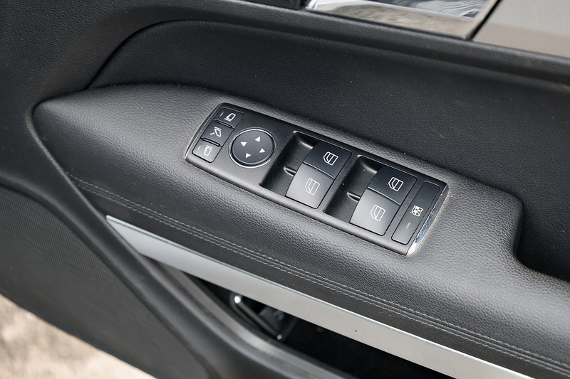 Mercedes-Benz E350 CDI AMG Sport Coupe MB Dealer Plus 1 Owner + Just Serviced by MB + Pano Roof Image 24