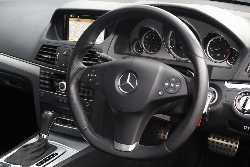 Mercedes-Benz E350 CDI AMG Sport Coupe MB Dealer Plus 1 Owner + Just Serviced by MB + Pano Roof Image 25