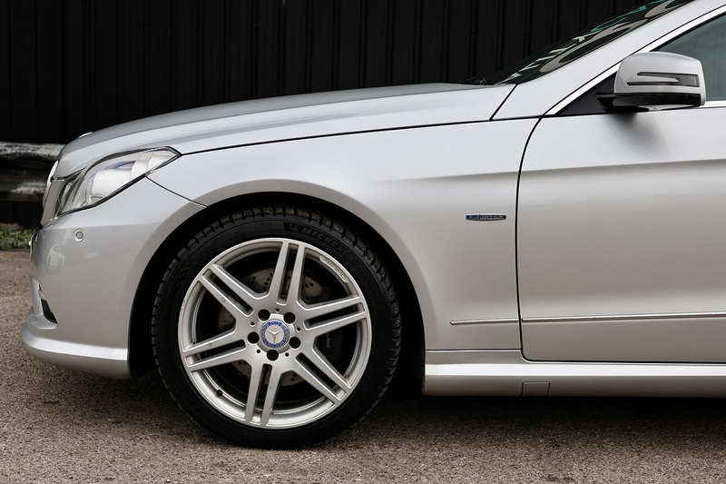 Mercedes-Benz E350 CDI AMG Sport Coupe MB Dealer Plus 1 Owner + Just Serviced by MB + Pano Roof Image 29