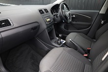 Volkswagen Polo 1.4 TDI 1 Lady Owner + Reverse Camera - Thumb 2