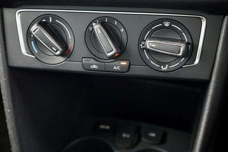 Volkswagen Polo 1.4 TDI 1 Lady Owner + Reverse Camera Image 25