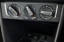 Volkswagen Polo 1.4 TDI 1 Lady Owner + Reverse Camera - Thumb 25