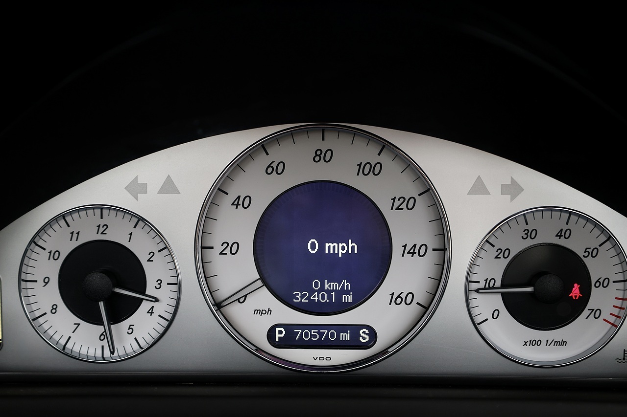 Mercedes-Benz CLK 200K AMG Sport Convertible Full Service History + Heated Seats + COMAND - Large 30