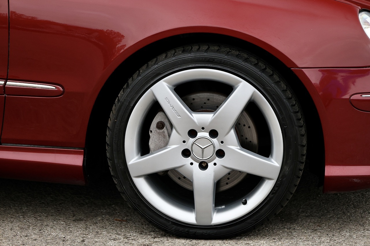 Mercedes-Benz CLK 200K AMG Sport Convertible Full Service History + Heated Seats + COMAND - Large 27