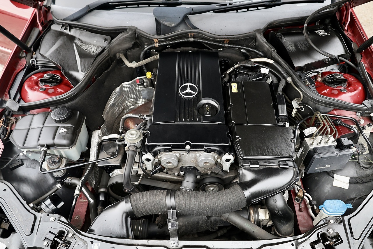 Mercedes-Benz CLK 200K AMG Sport Convertible Full Service History + Heated Seats + COMAND - Large 21