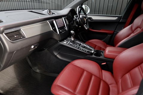 Full Porsche Main Dealer History + Pano Roof + Air Suspension