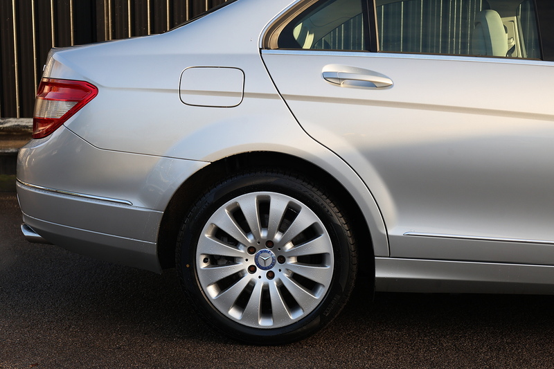Mercedes-Benz C350 CDI Elegance 2 Former Keepers + Just Serviced by MB + New Sub-Frame by Mercedes Image 13