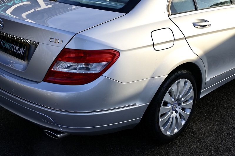 Mercedes-Benz C350 CDI Elegance 2 Former Keepers + Just Serviced by MB + New Sub-Frame by Mercedes Image 11