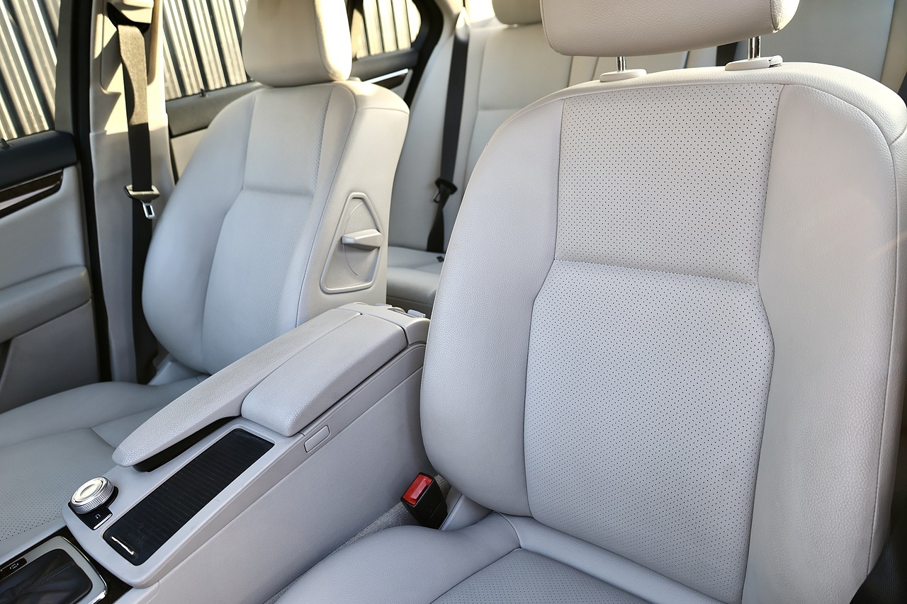 Mercedes-Benz C350 CDI Elegance 2 Former Keepers + Just Serviced by MB + New Sub-Frame by Mercedes - Large 17