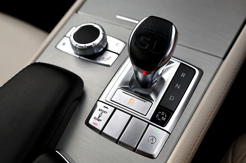 Mercedes-Benz SL 400 AMG Sport Panoramic Roof + AirScarf + Harmon Kardon Image 22