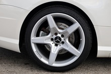 Mercedes-Benz SL 400 AMG Sport Panoramic Roof + AirScarf + Harmon Kardon - Thumb 39