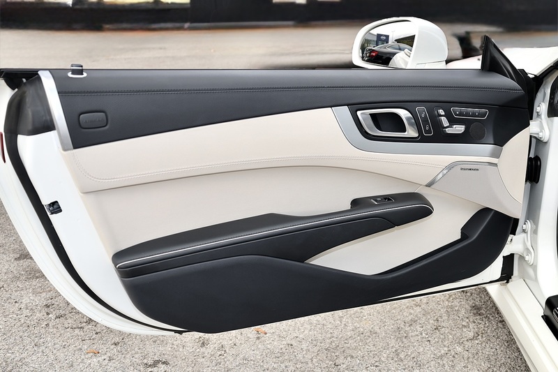 Mercedes-Benz SL 400 AMG Sport Panoramic Roof + AirScarf + Harmon Kardon Image 30