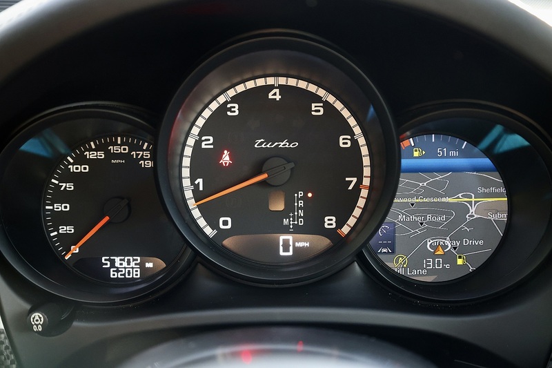 Porsche Macan Turbo 2 Former Keepers + Pano Roof + Air Suspension + Digital TV Image 31