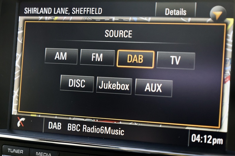 Porsche Macan Turbo 2 Former Keepers + Pano Roof + Air Suspension + Digital TV Image 18