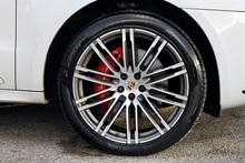 Porsche Macan Turbo 2 Former Keepers + Pano Roof + Air Suspension + Digital TV - Thumb 42