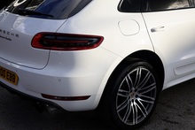 Porsche Macan Turbo 2 Former Keepers + Pano Roof + Air Suspension + Digital TV - Thumb 22