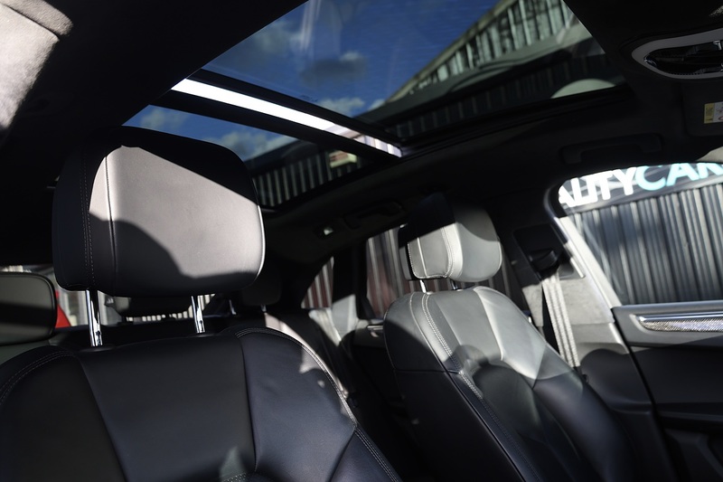 Porsche Macan Turbo 2 Former Keepers + Pano Roof + Air Suspension + Digital TV Image 7