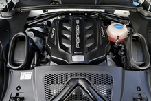 Porsche Macan Turbo 2 Former Keepers + Pano Roof + Air Suspension + Digital TV - Thumb 32