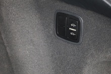 Porsche Macan Turbo 2 Former Keepers + Pano Roof + Air Suspension + Digital TV - Thumb 34