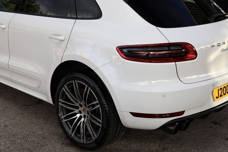 Porsche Macan Turbo 2 Former Keepers + Pano Roof + Air Suspension + Digital TV Image 41