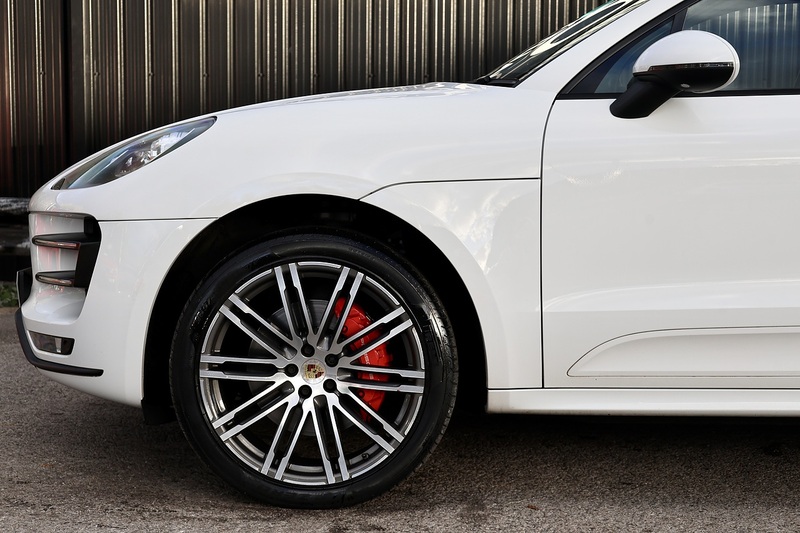Porsche Macan Turbo 2 Former Keepers + Pano Roof + Air Suspension + Digital TV Image 39