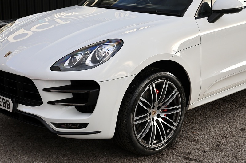 Porsche Macan Turbo 2 Former Keepers + Pano Roof + Air Suspension + Digital TV Image 38