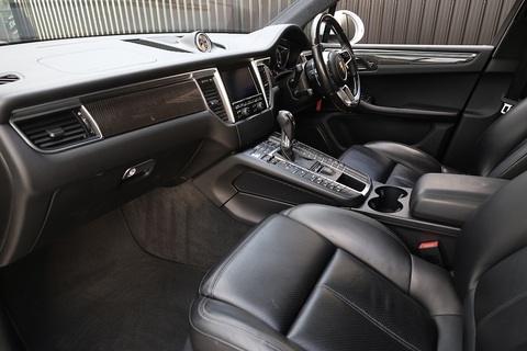 2 Former Keepers + Pano Roof + Air Suspension + Digital TV