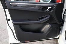 Porsche Macan Turbo 2 Former Keepers + Pano Roof + Air Suspension + Digital TV - Thumb 47