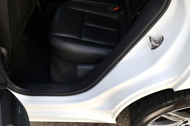 Porsche Macan Turbo 2 Former Keepers + Pano Roof + Air Suspension + Digital TV Image 48