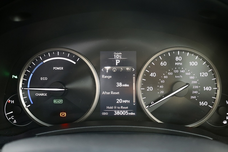 Lexus NX300h Premier Full Lexus Main Dealer + Lexus Warranty + Pano Roof Image 19