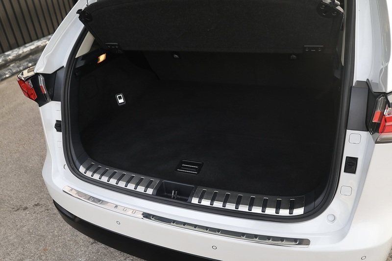 Lexus NX300h Premier Full Lexus Main Dealer + Lexus Warranty + Pano Roof Image 30