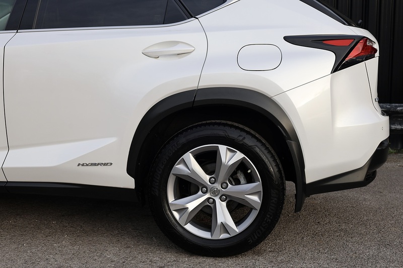 Lexus NX300h Premier Full Lexus Main Dealer + Lexus Warranty + Pano Roof Image 40