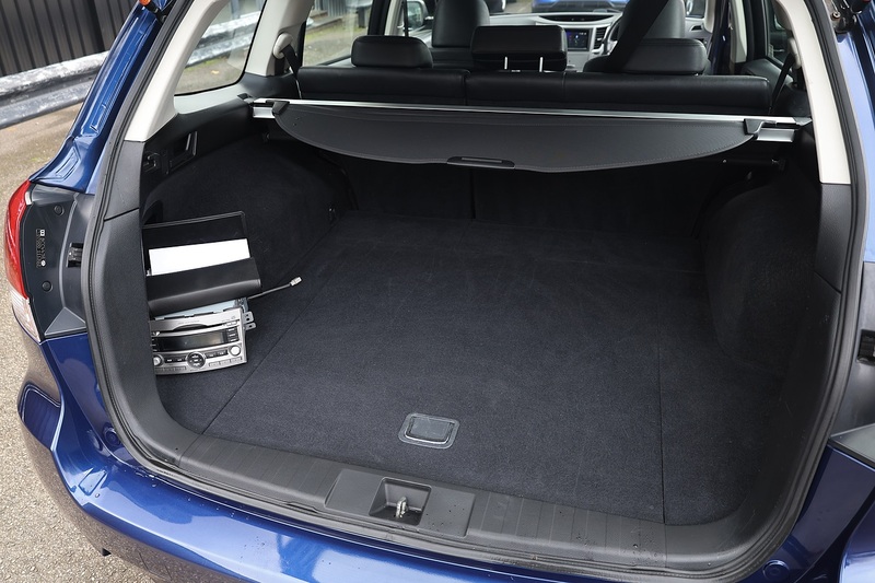 Subaru Legacy Estate 2 Former Keepers + Subaru Main Dealer History + Sunroof + Heated Leather Image 25