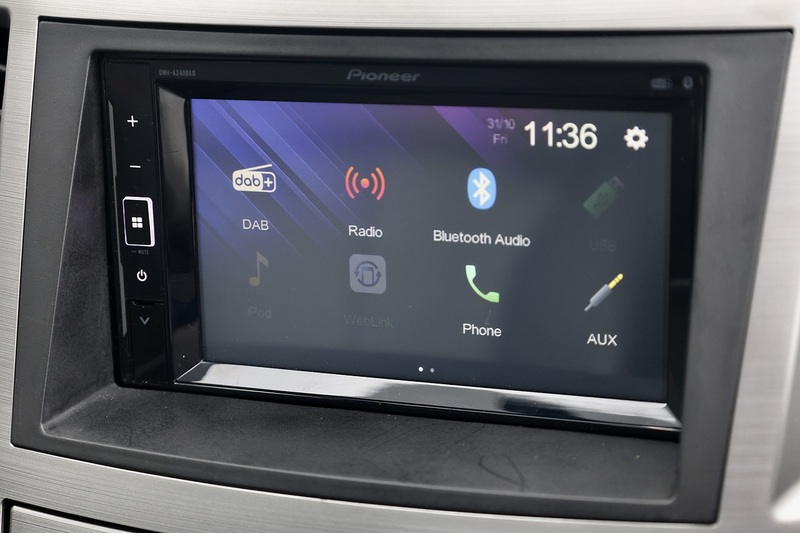 Subaru Legacy Estate 2 Former Keepers + Subaru Main Dealer History + Sunroof + Heated Leather Image 28