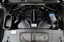 Porsche Macan S 1 Lady Owner + Full Service History + Rare Spec - Thumb 12