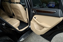 Porsche Macan S 1 Lady Owner + Full Service History + Rare Spec - Thumb 17