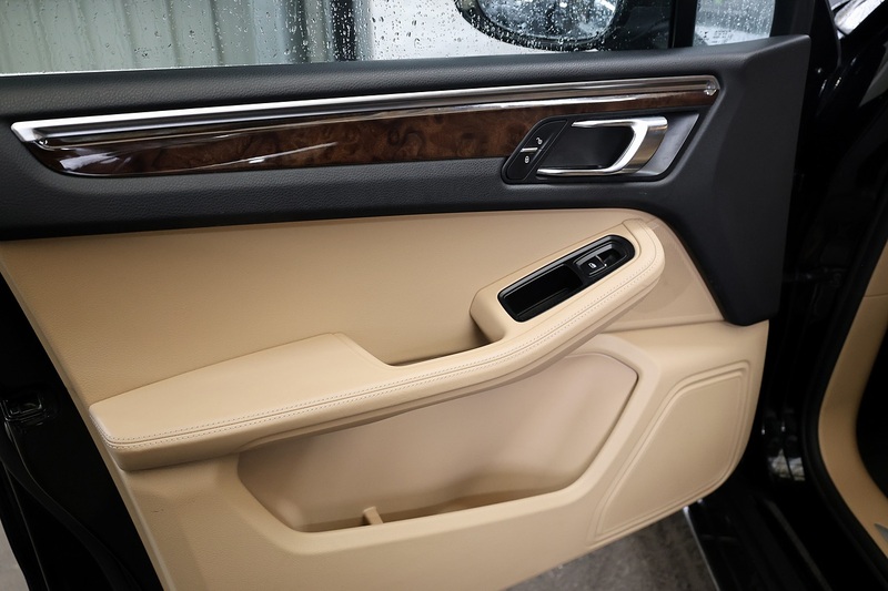 Porsche Macan S 1 Lady Owner + Full Service History + Rare Spec Image 20