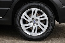 Volvo XC70 D3 AWD Full Volvo Main Dealer History inc.Cambelt - Thumb 35