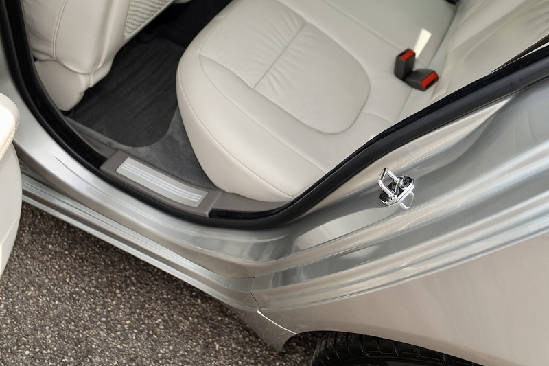 Jaguar XF Premium Luxury Full Service History + Exceptional Condition Image 37