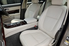 Jaguar XF Premium Luxury Full Service History + Exceptional Condition - Thumb 39