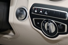 Mercedes-Benz GLC 250d Sport 1 Owner + 4Matic + Premium Plus Pack + Driving Assistance Pack - Thumb 27