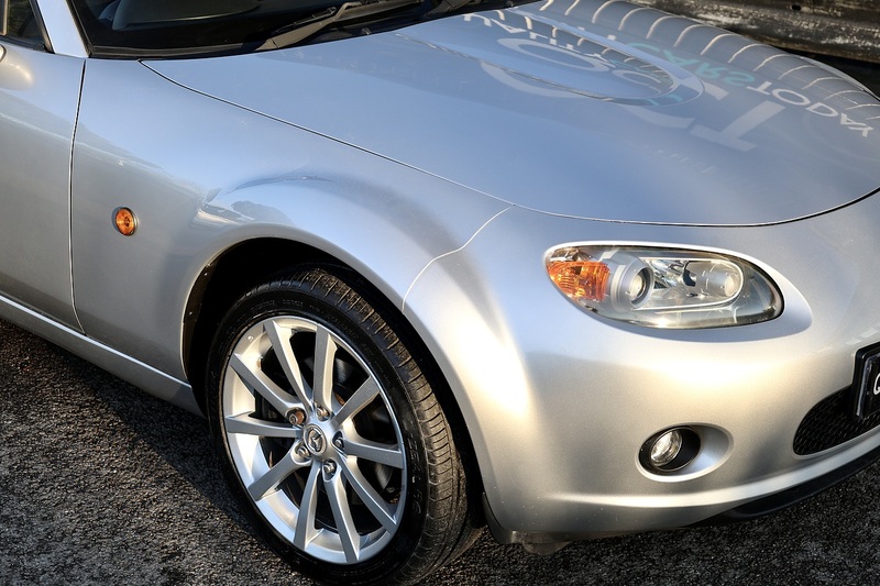 Mazda MX-5 Sport 1 Former Keeper + 17 Services + Heated Leather Image 16