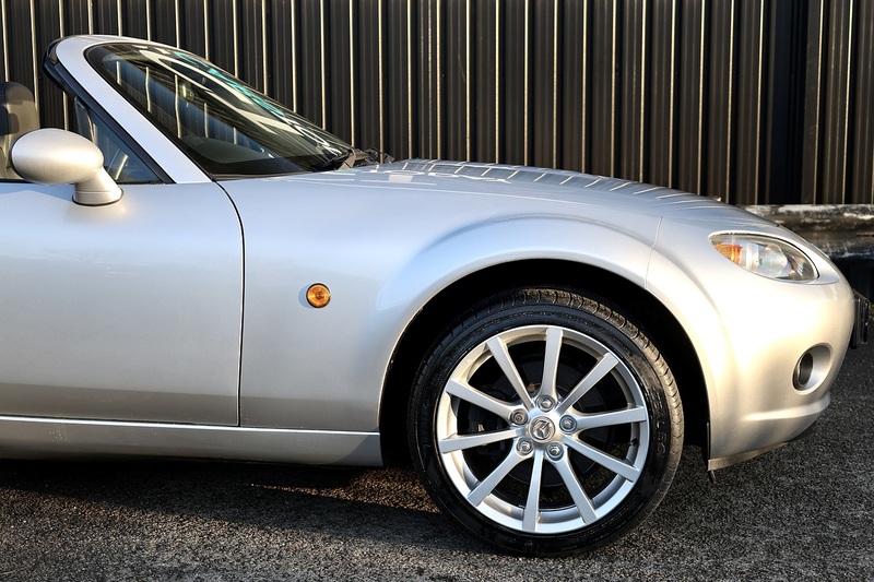 Mazda MX-5 Sport 1 Former Keeper + 17 Services + Heated Leather Image 15