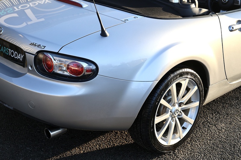 Mazda MX-5 Sport 1 Former Keeper + 17 Services + Heated Leather Image 13