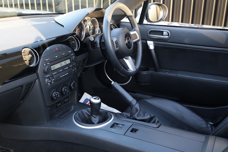 Mazda MX-5 Sport 1 Former Keeper + 17 Services + Heated Leather Image 7