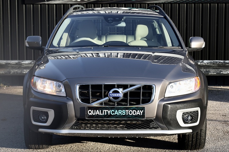 Volvo XC70 D5 SE AWD 2 Former Keepers + Full Main Dealer History Image 3